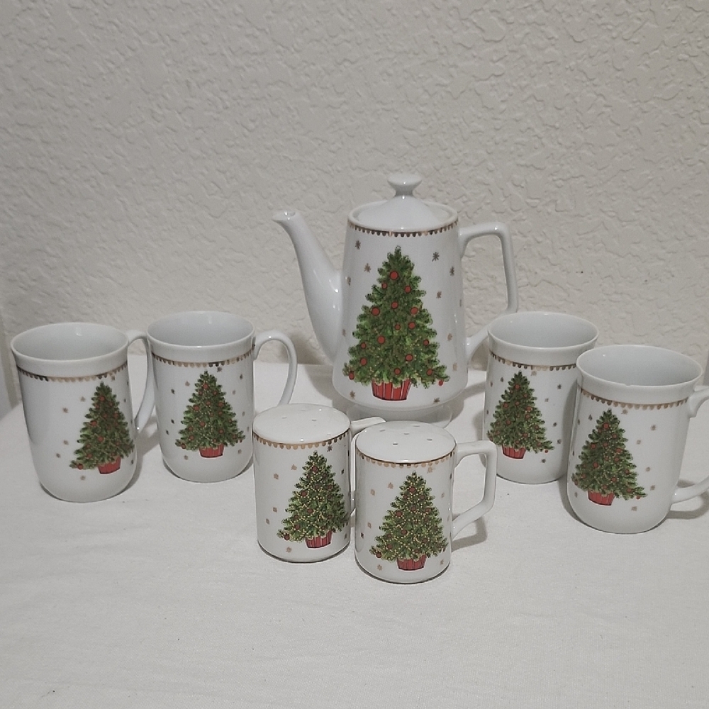 George GOOD Chridtmas Tree China Coffee/Tea 7-piece set Gold Trimmed Vintage